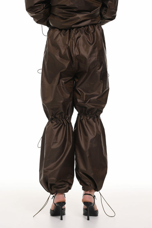 Міські шоколадні штани