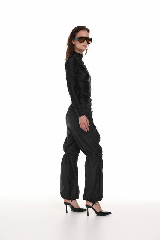 Міські чорні штани