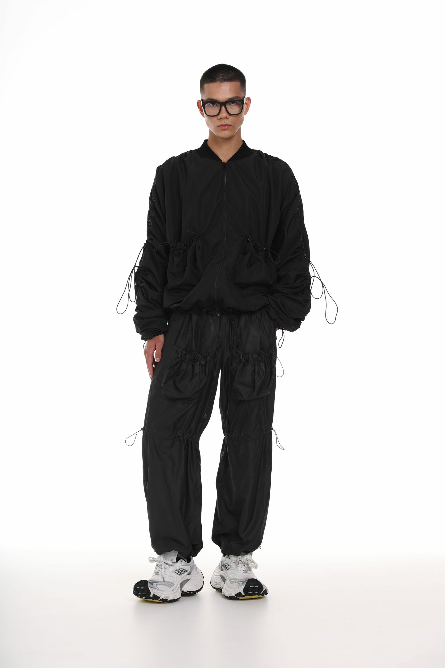 Міський чорний бомбер