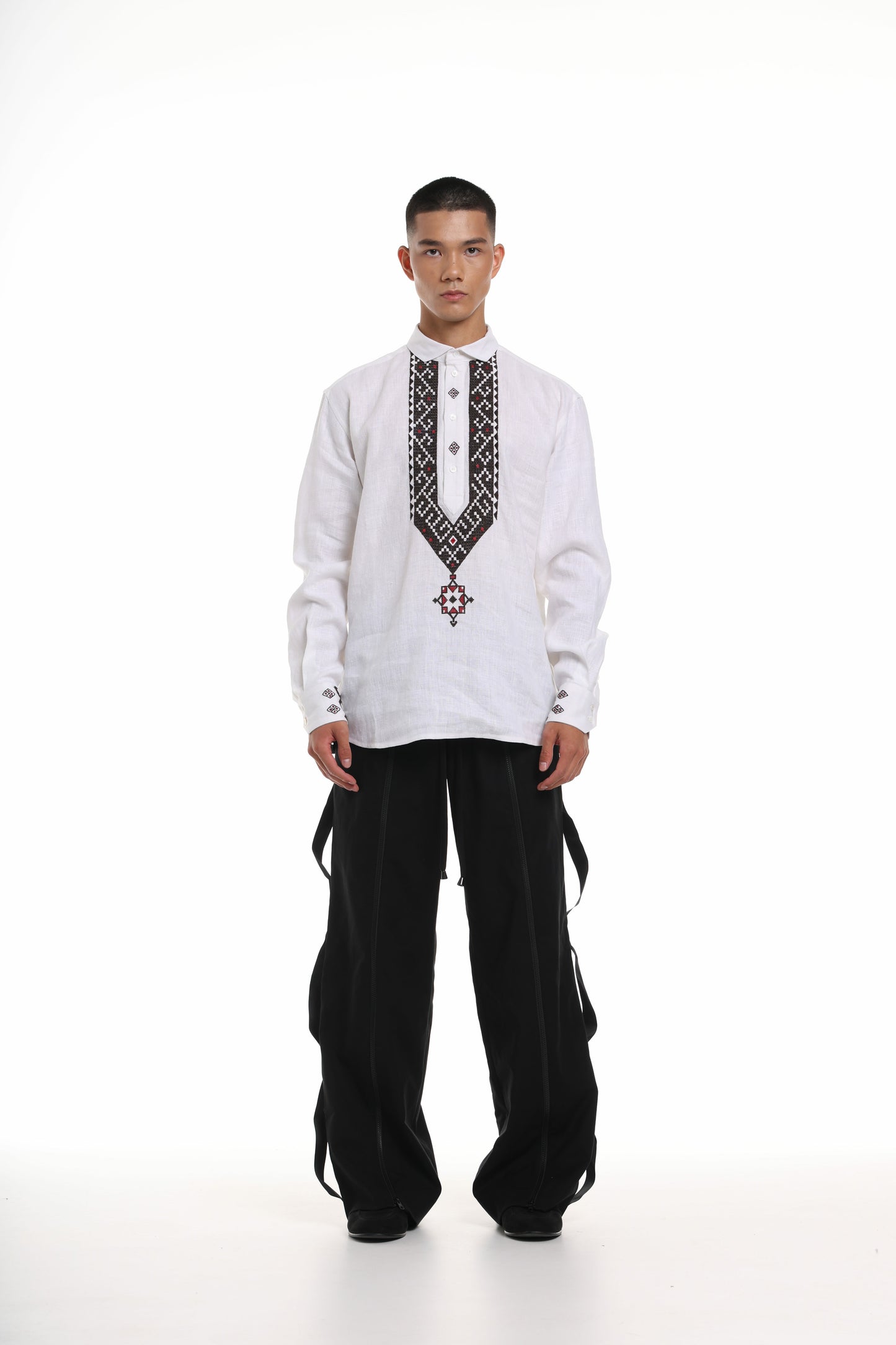 Біла лляна сорочка з історією